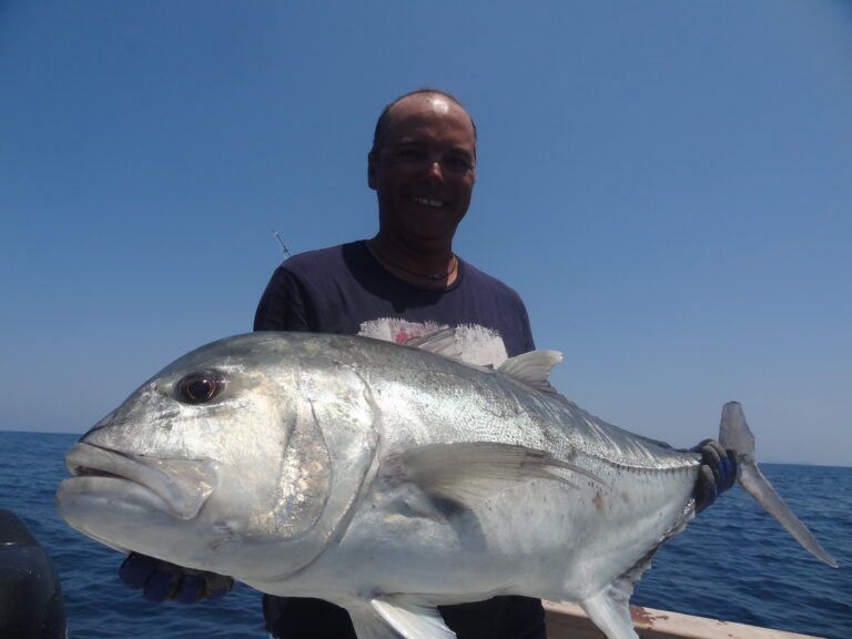 JIGGING LIGHT A MADAGASCAR RADAMA